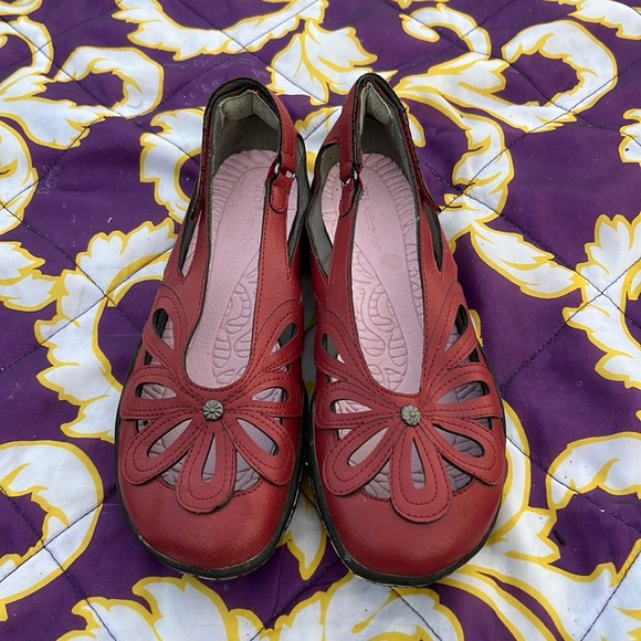 Read slip on shoes - Picture 1 of 2